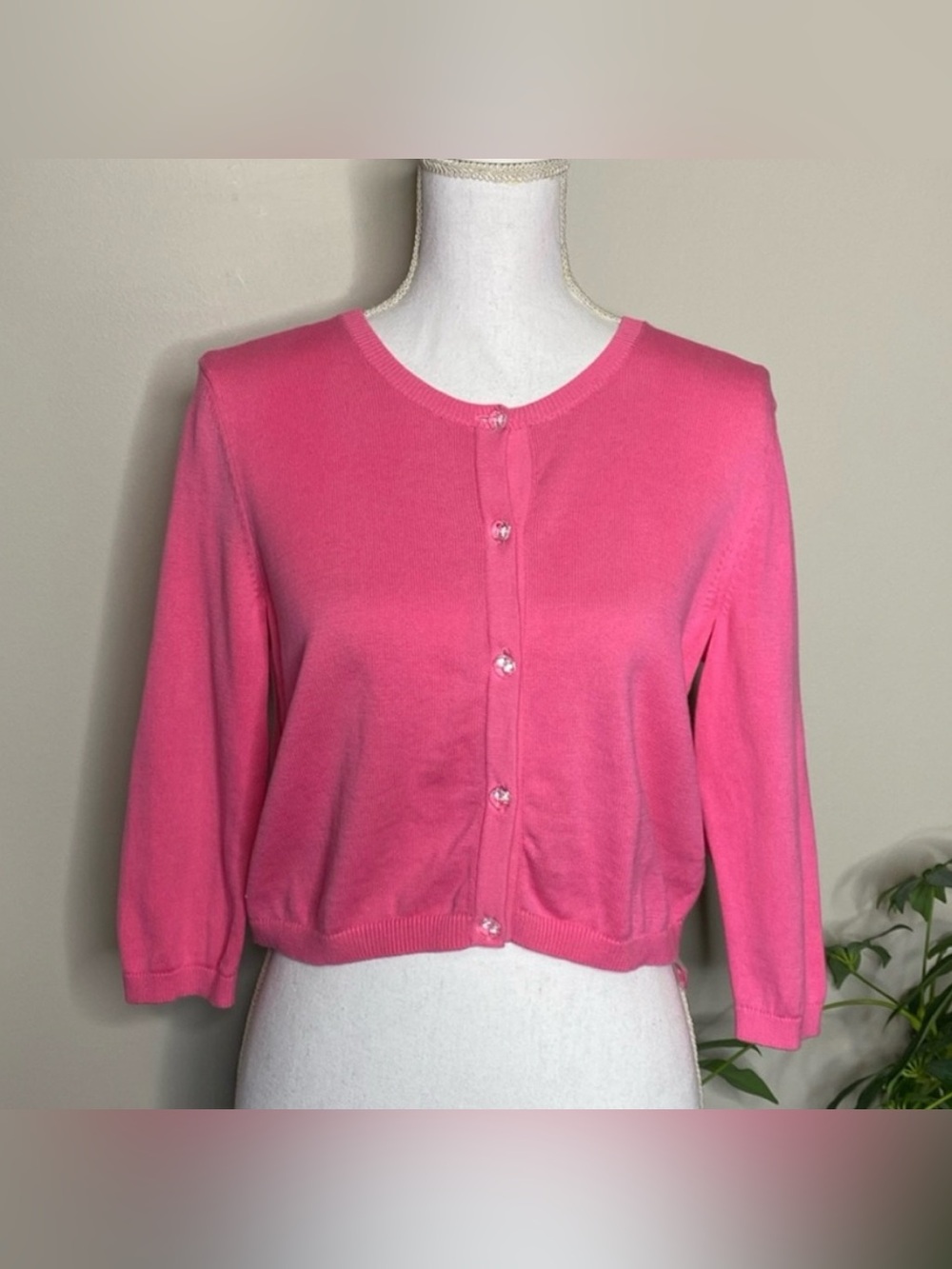 Lilly Pulitzer Pink Cropped
Cardigan $128 Size XS